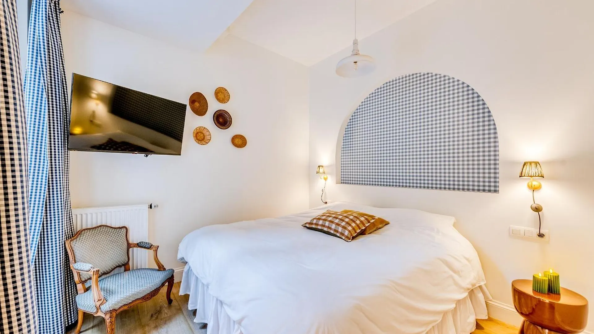 Romantic Escape And Wellness At Miss Tinguett In Bruges