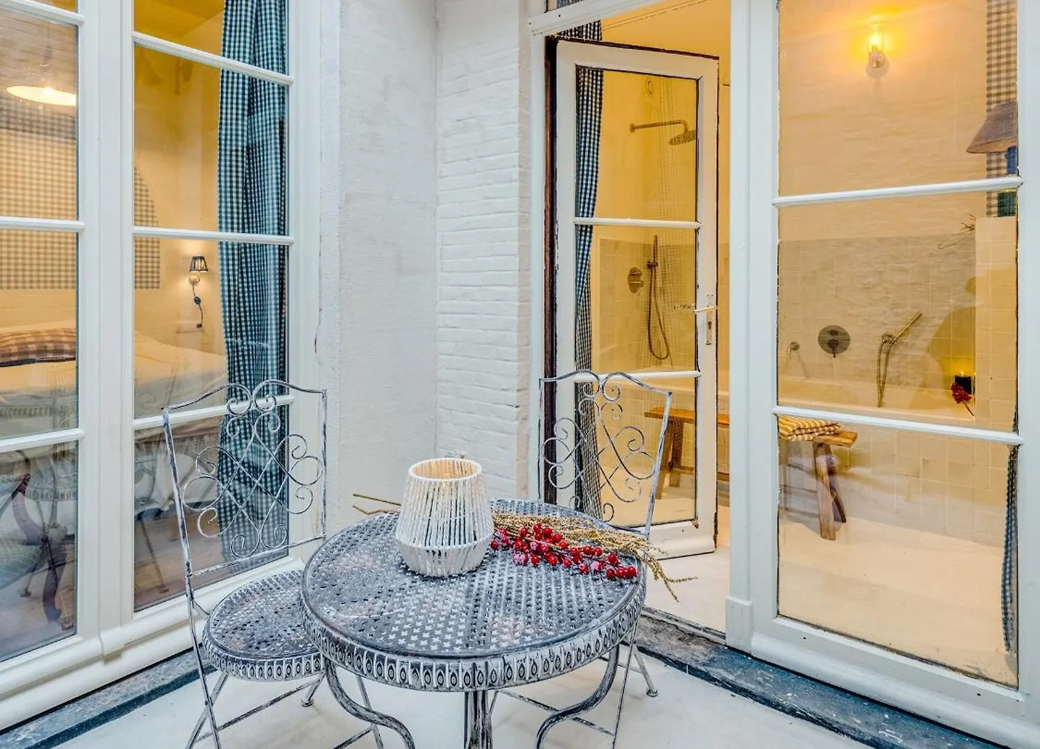 Romantic Escape And Wellness At Miss Tinguett In Bruges 0*,  Belgium