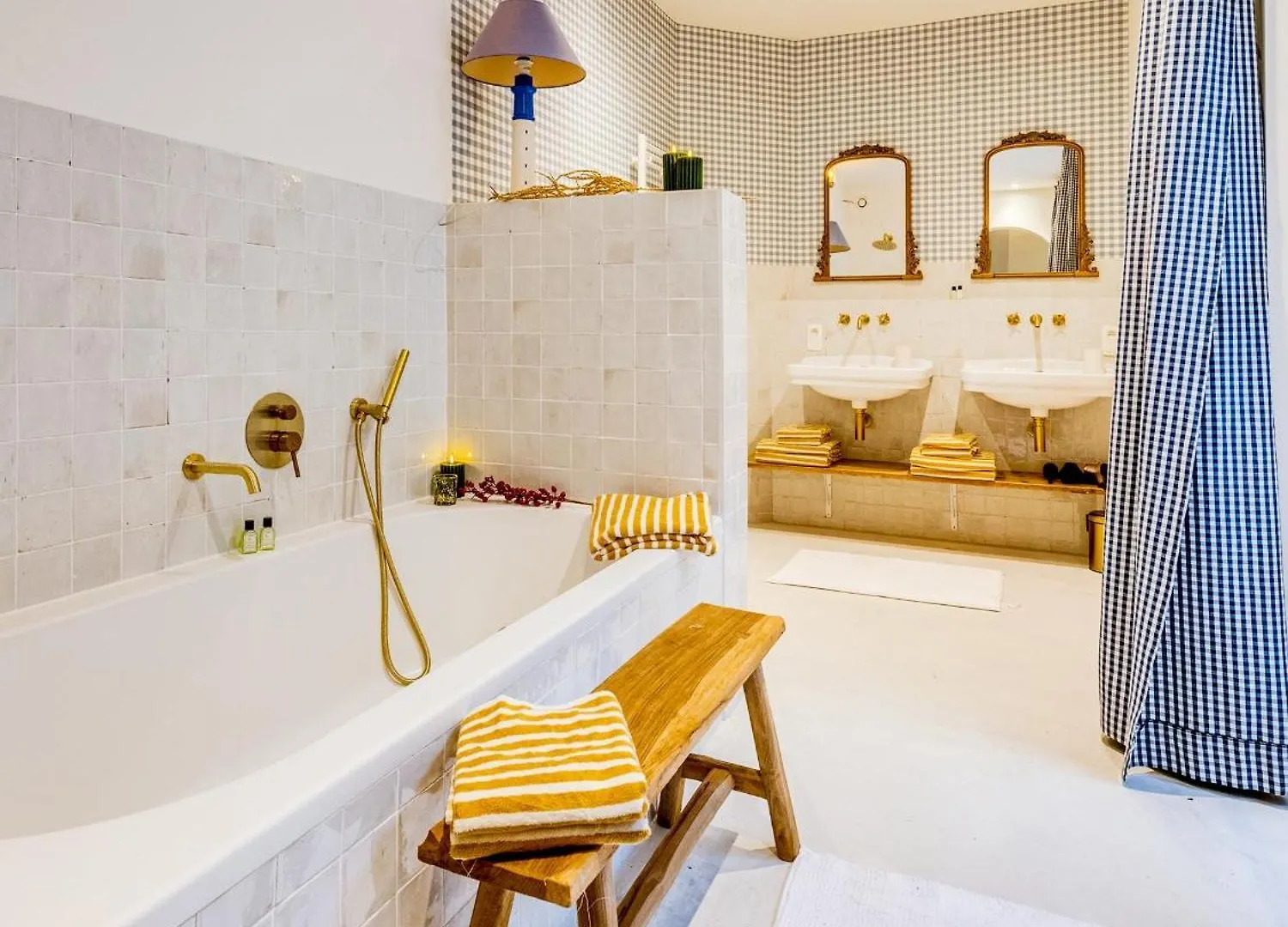 Homestay Romantic Escape And Wellness At Miss Tinguett In Bruges